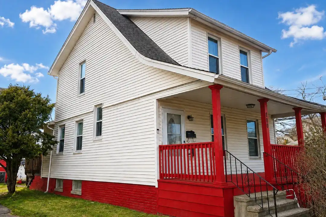 400 Treadwell St – photo 1