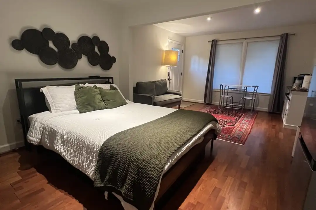12309 St James Rd unit B – photo 1 of 8