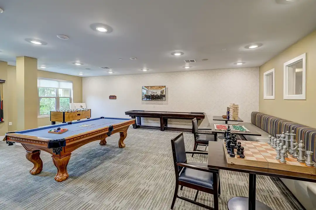 Apartment in Arlington - More