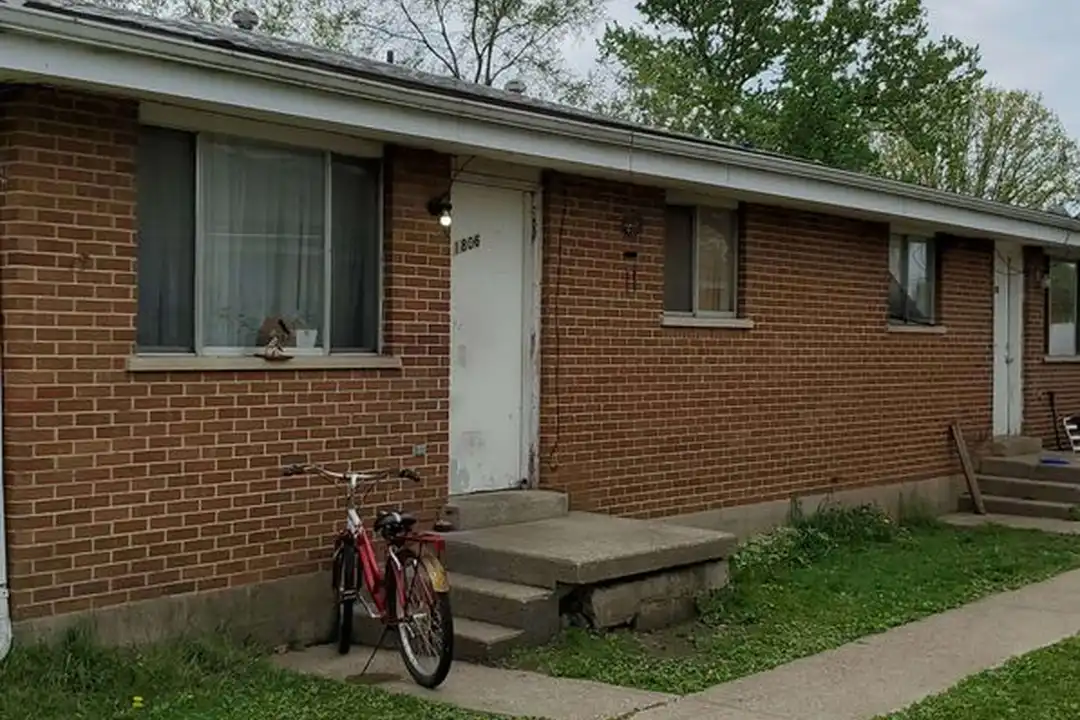 1806-1808 Montgomery Ave unit 1806 – photo 1