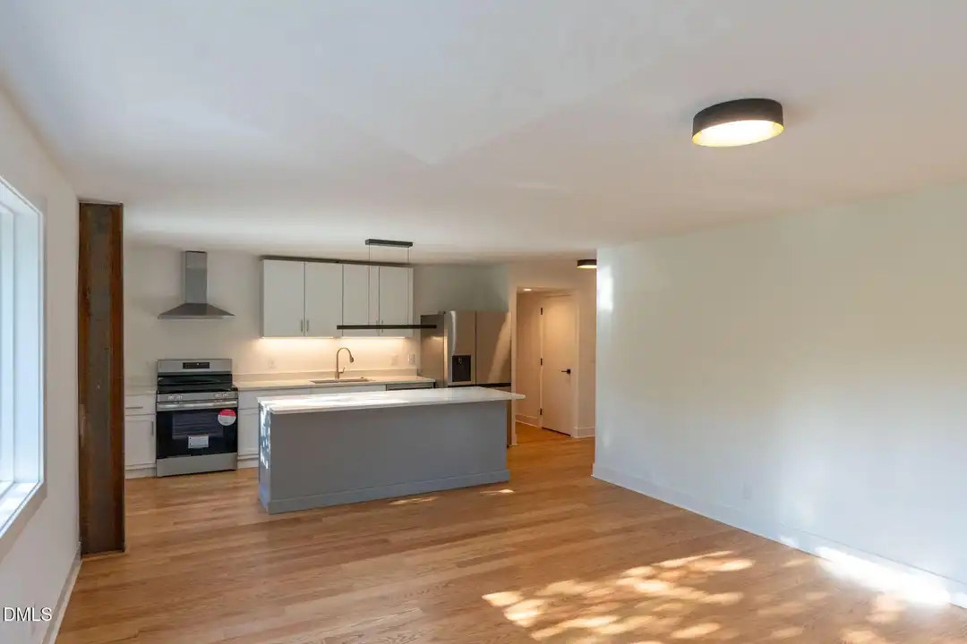 402 E Martin St - View 2