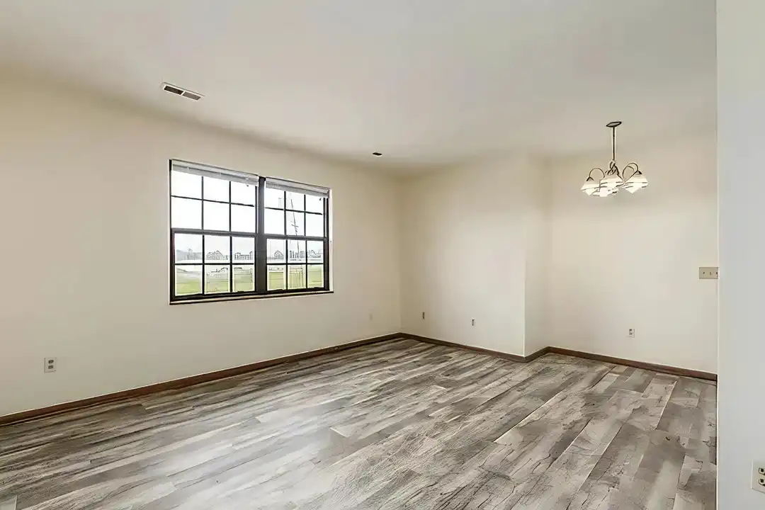 573 Irving Wick Dr E unit g – photo 1 of 12