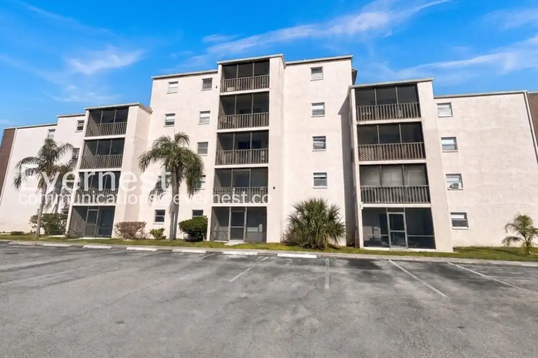 5541 Bay Blvd unit Apartment 301 – photo 1 of 22