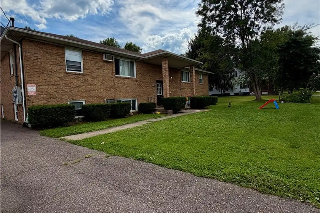 815 Moyer Ave unit 1 – photo 1