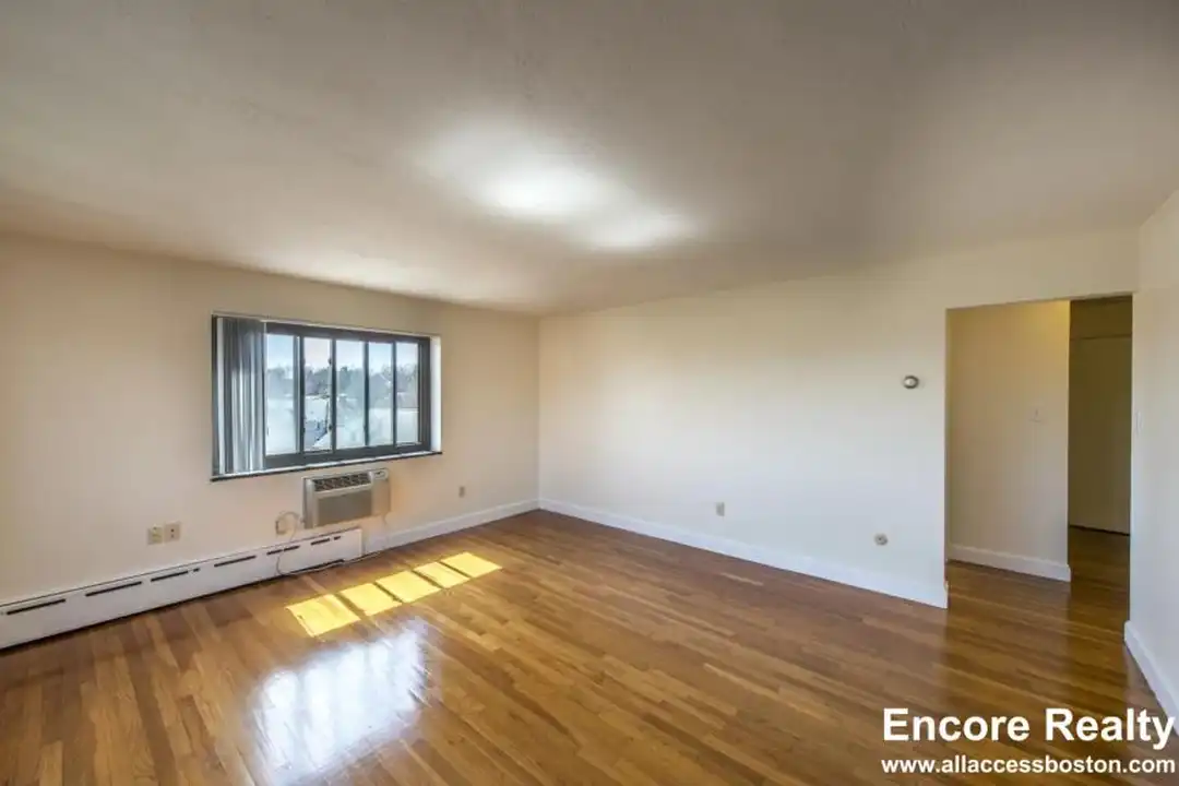 Apartment in Arlington - More