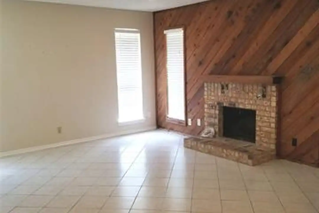 407 Gatewood Rd unit 407 - View 2