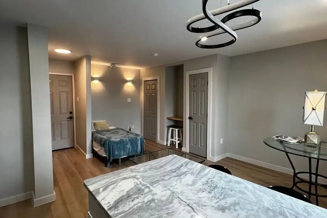 1030 Poplar Ave unit 1 – pohled 2