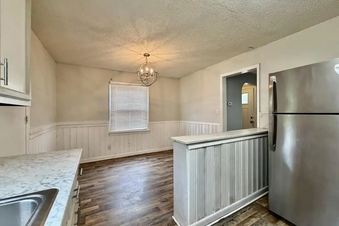 5414 Princess St - More