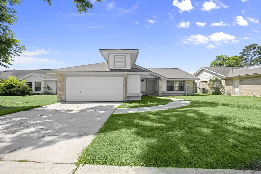 7415 Creekfield Dr - View 3