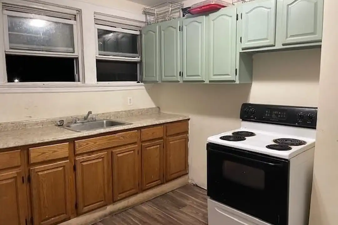 488 Nassau Rd #5 – photo 1 of 5