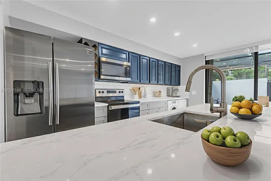 Apartment in Miami - View 4