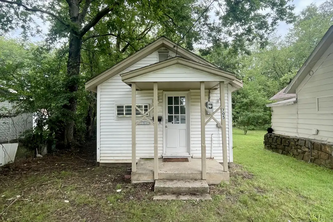 705 N 9th St - View 2