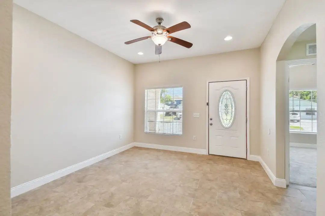 2321 W Beach St – pohled 4