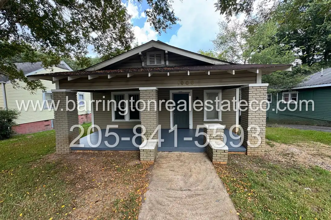 1909 Holbrook Ave – photo 1 of 5
