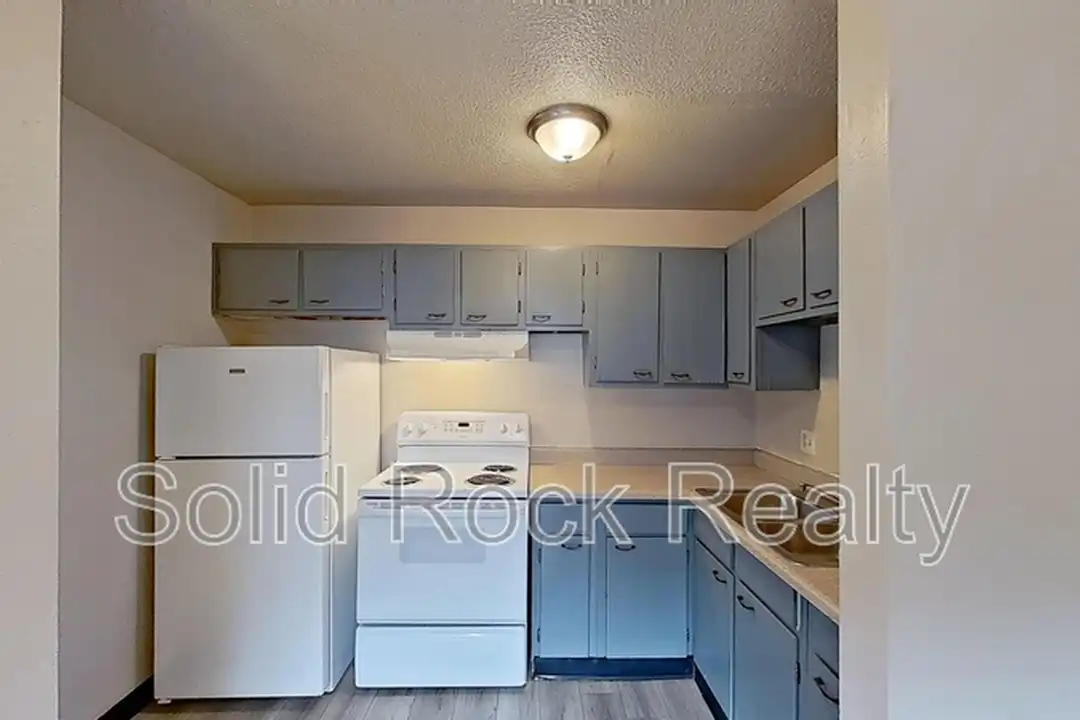 Apartment in Colorado Springs - View 2