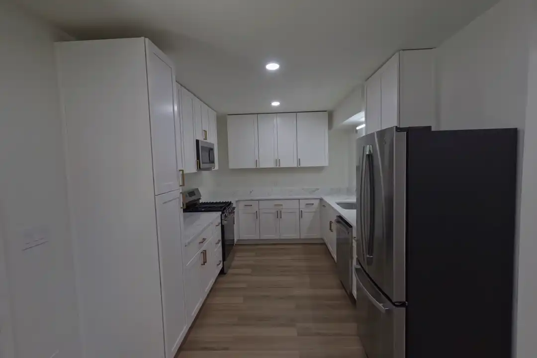 2672 Suzanne Ln unit B - View 3