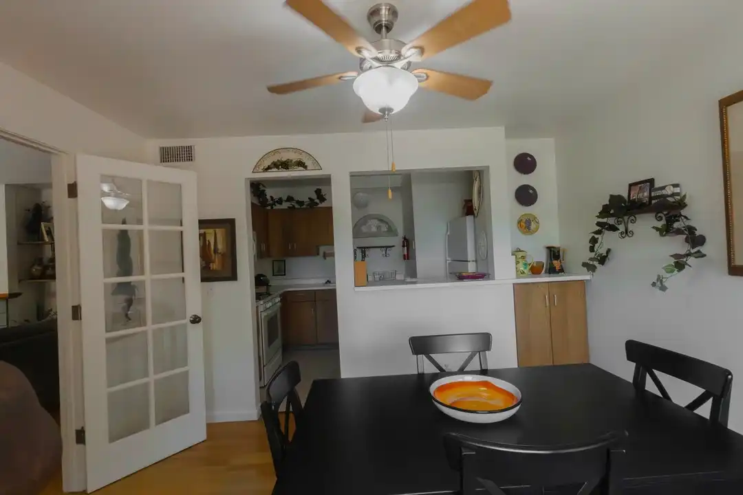 207 3rd St unit 320 - View 3