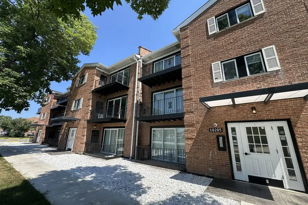 10205 Dearlove Rd #202 – photo 1
