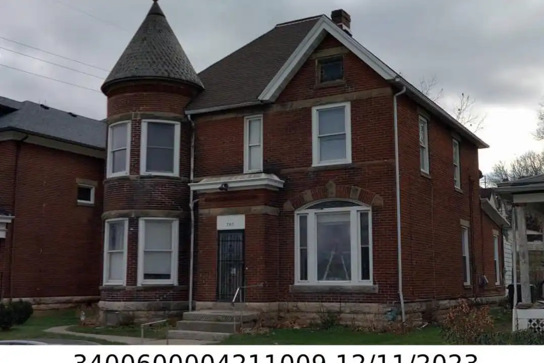 707 W High St unit 4 – photo 1 of 5