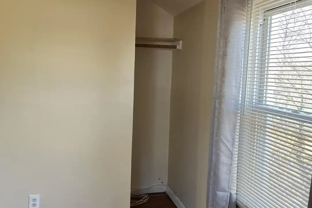 119 Dupont Pl – photo 1