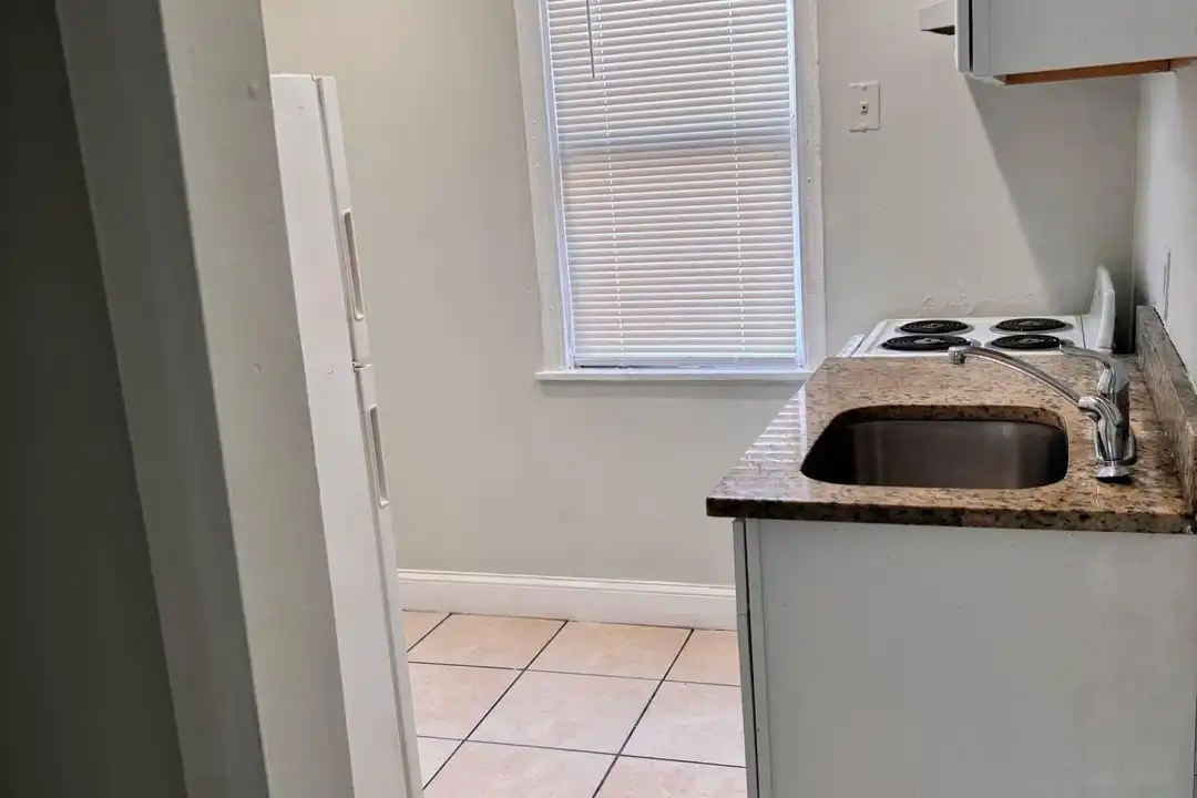 Apartment in West Palm Beach - View 3
