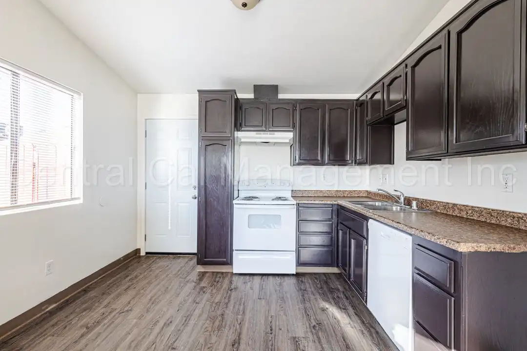 1905 McCray St - View 6