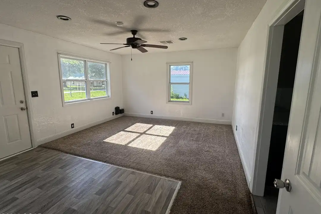 House in Asbury - View 4