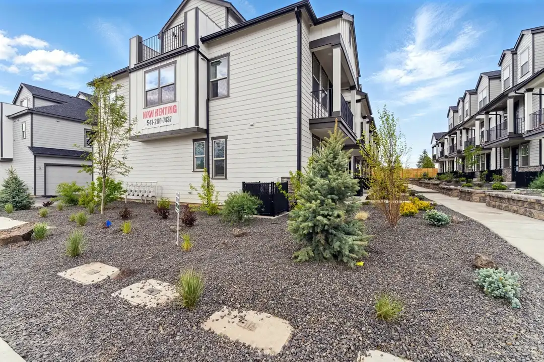 20578 SE Nina Ave - View 4