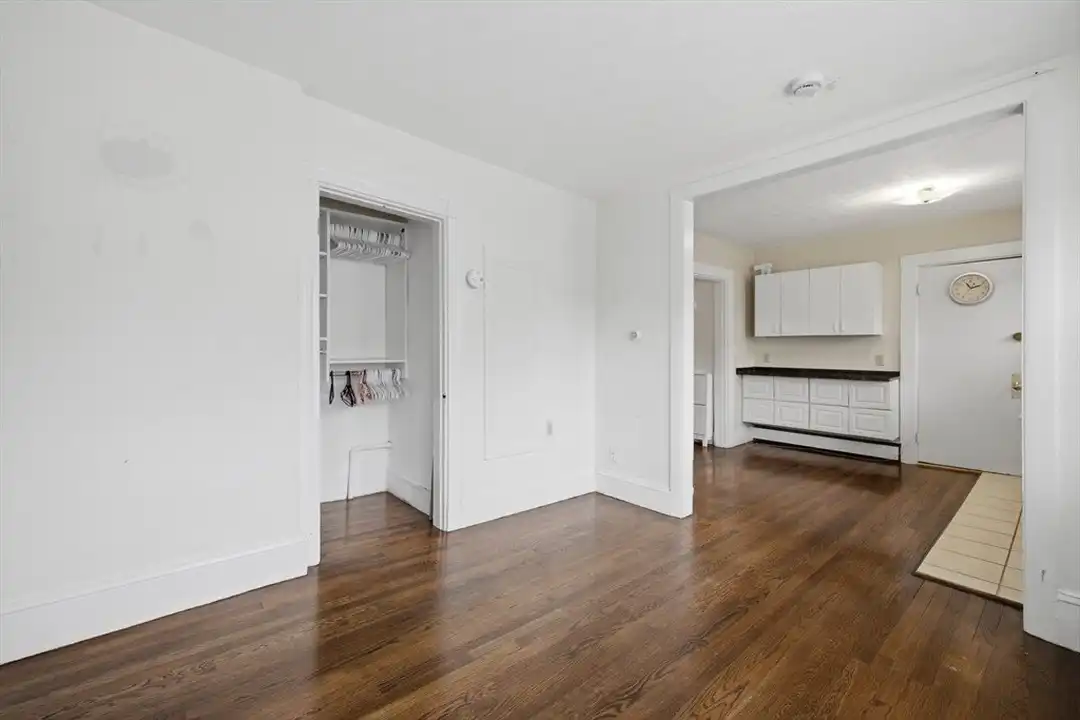 193 Concord Ave #5 - More