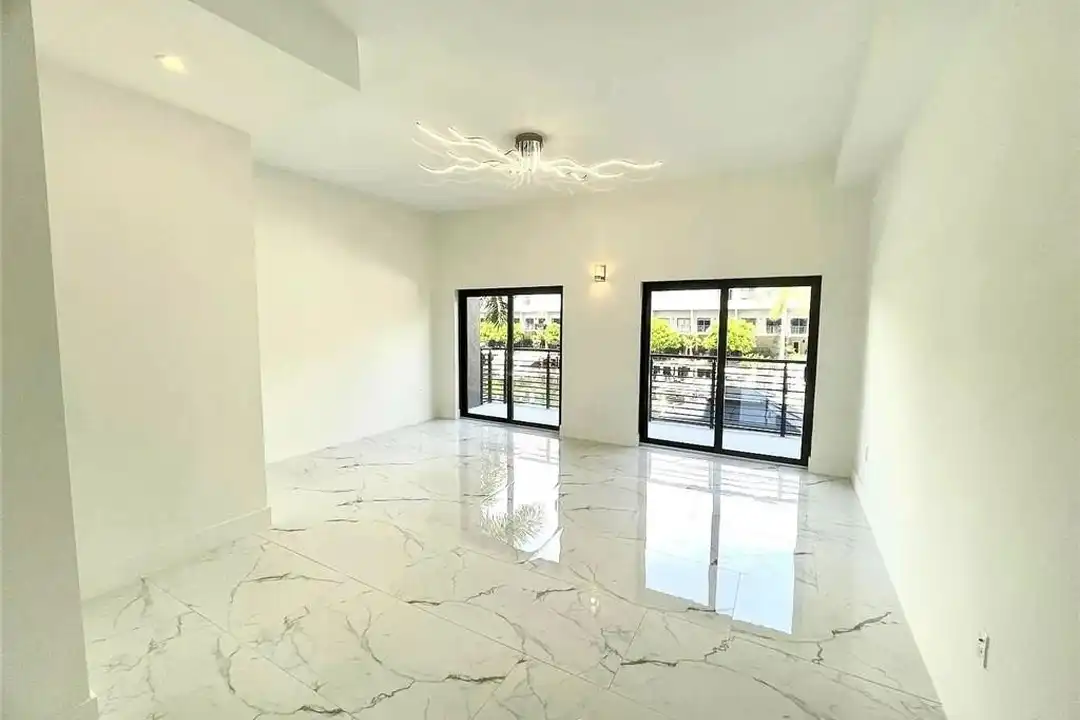 113 SE 1st Cir - View 6