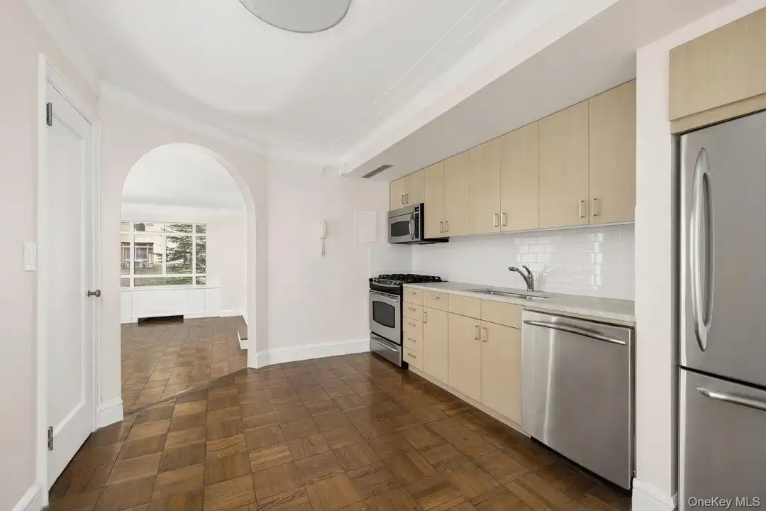 Apartment in New York, Lincoln Square, Manhattan - View 2