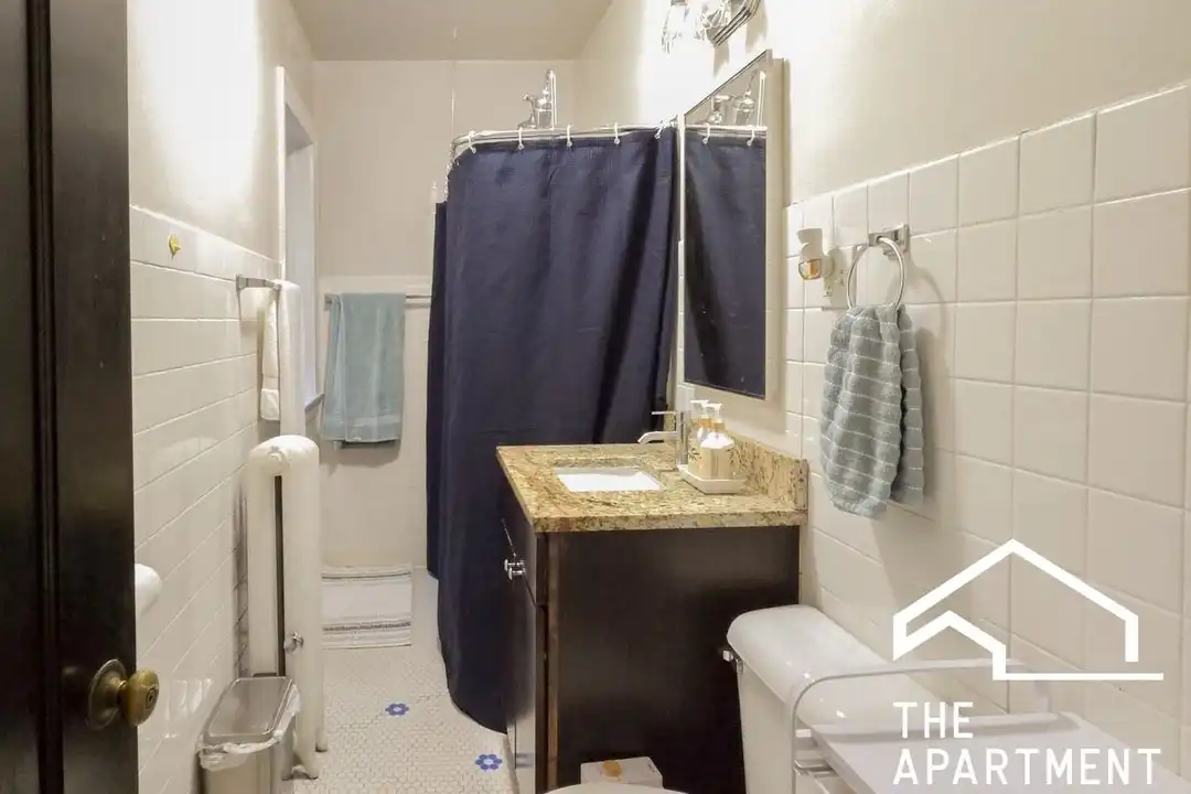 1827 W Winona St unit 2 - View 5
