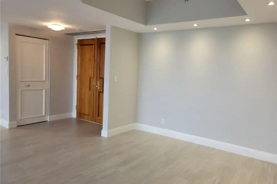 20281 E Country Club Dr unit 503 - View 6