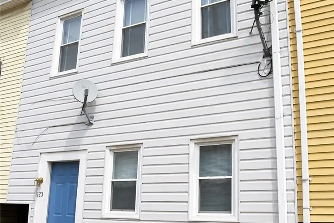 323 38th St unit 1 – photo 1