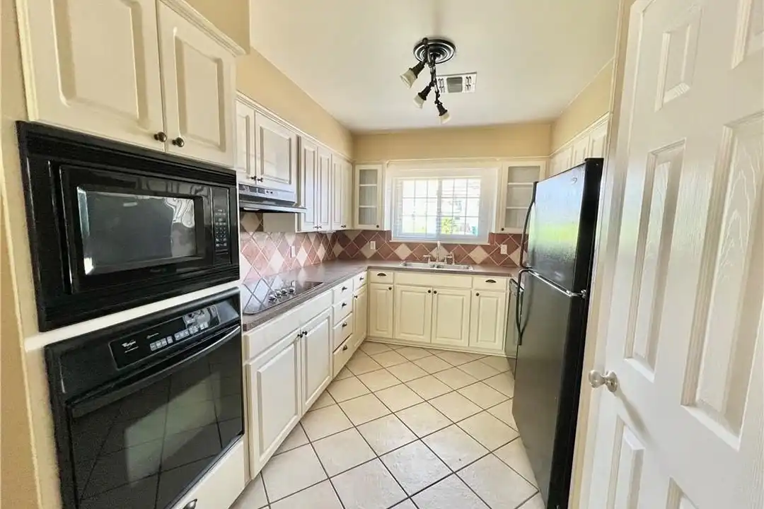 104 W Janin Cir - View 6