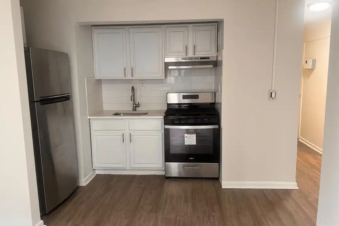 110 Washington St – photo 1