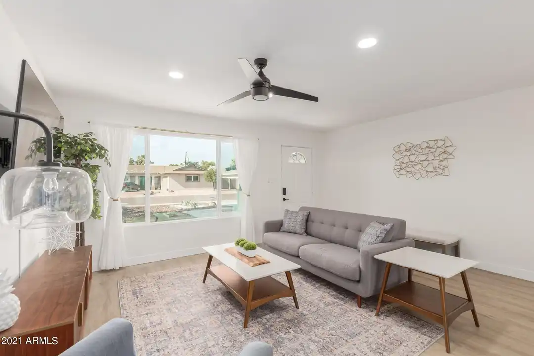 8413 E Orange Blossom Ln - More