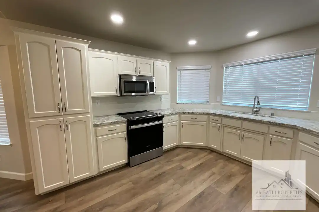 1834 E Lester Ave - View 5