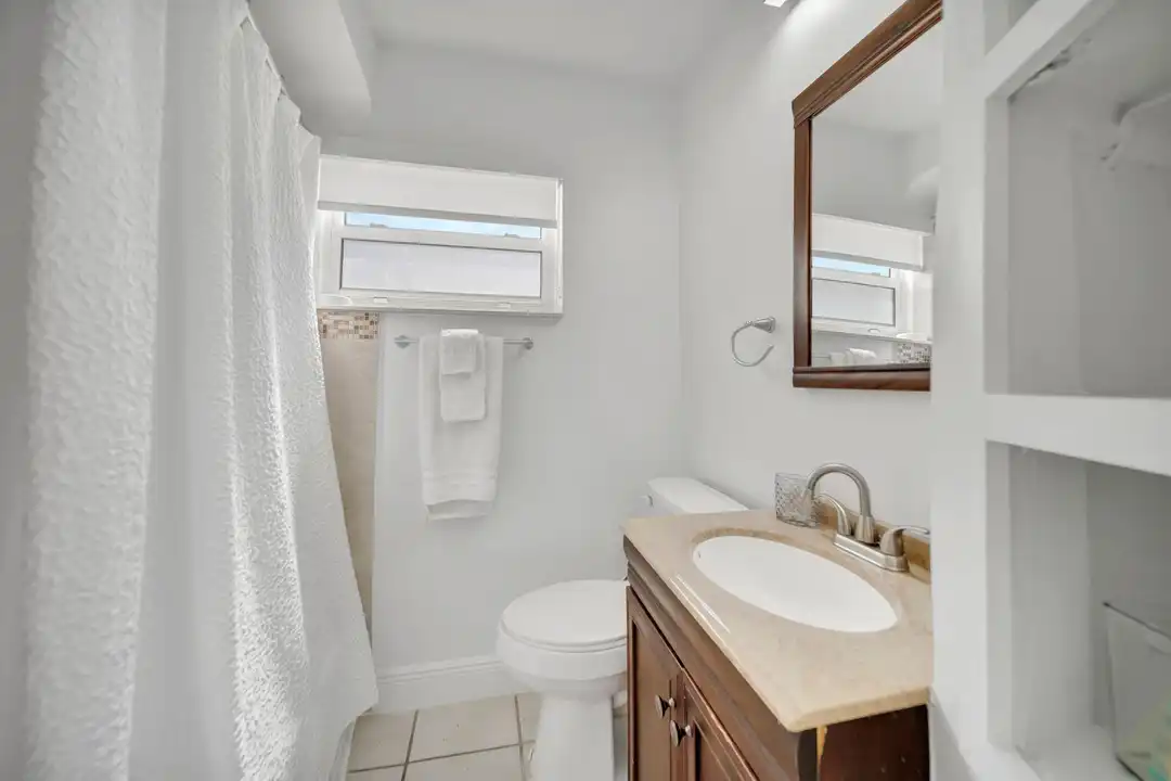 2724 NE 14th St unit 3 - View 6