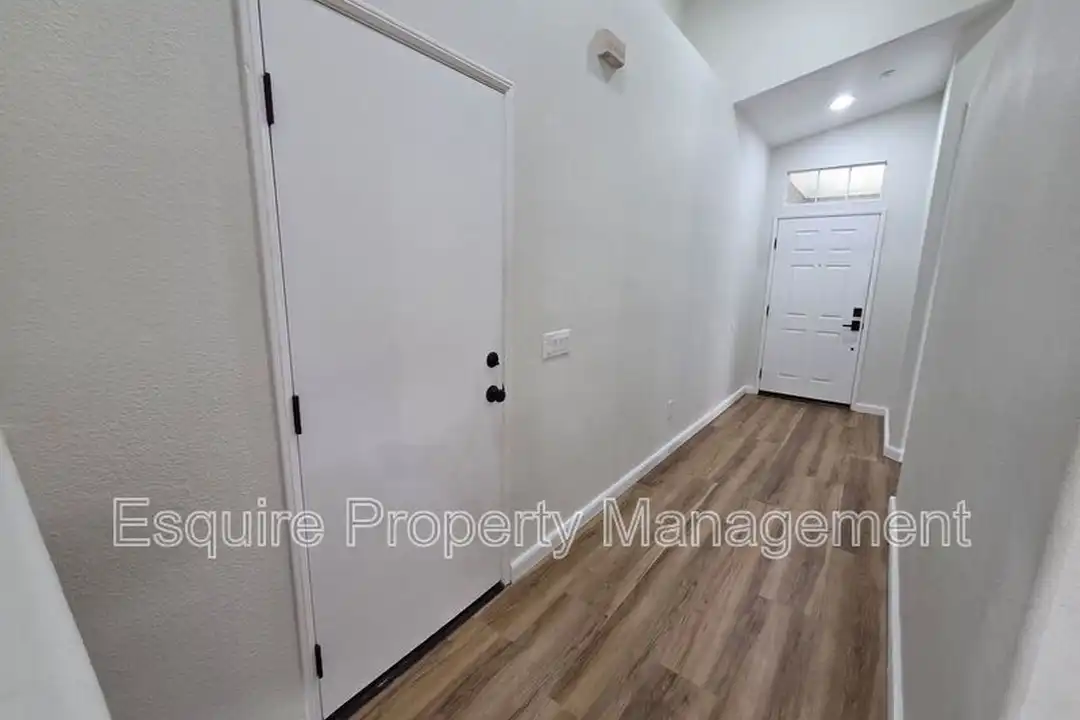 4888 Ellington St - View 6