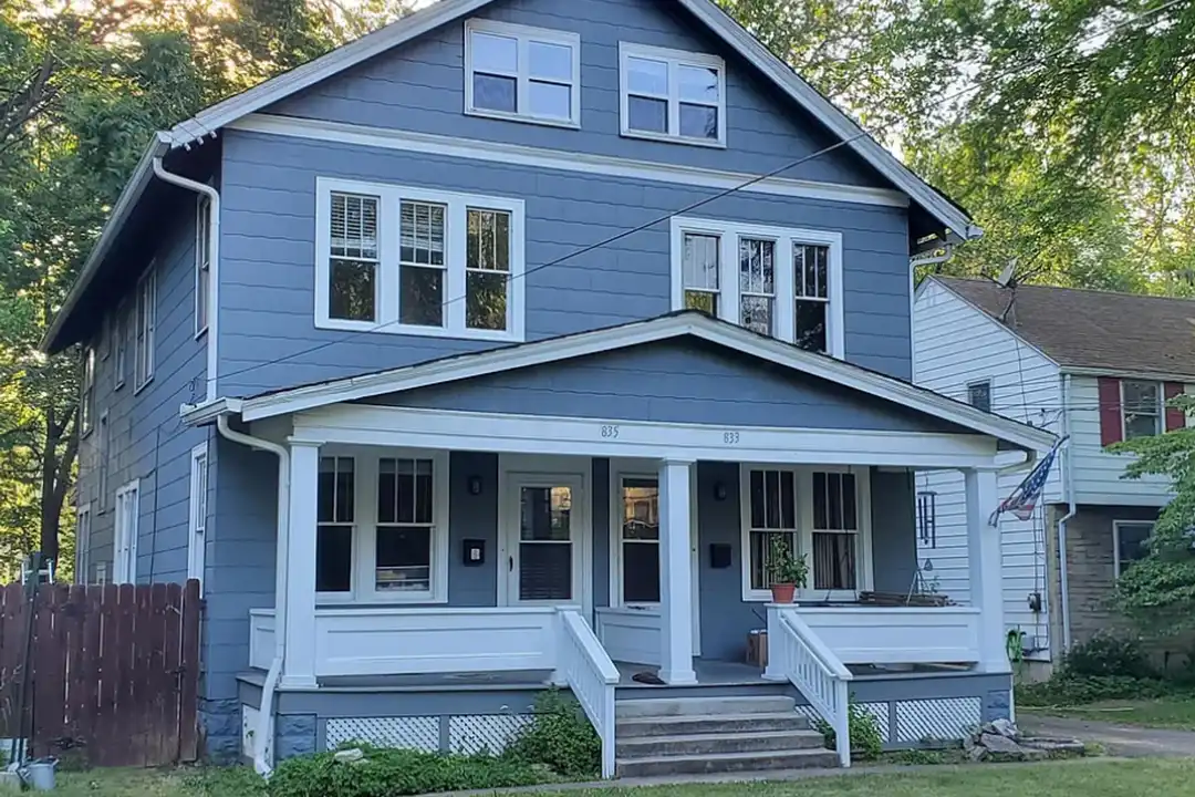 833 College Ave – photo 1 of 10
