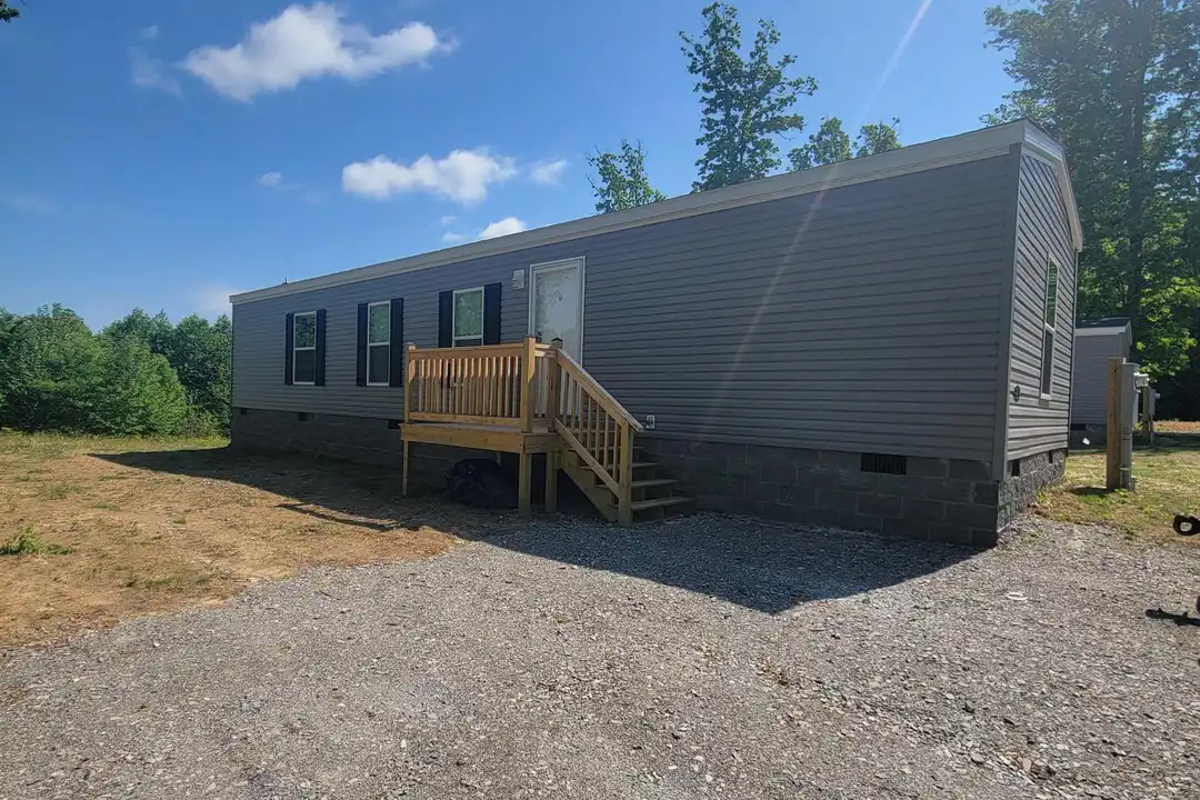 75 W Everett St – photo 1 of 23