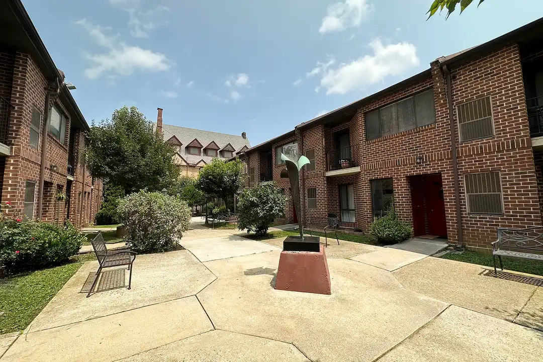 Court Commons – photo 1