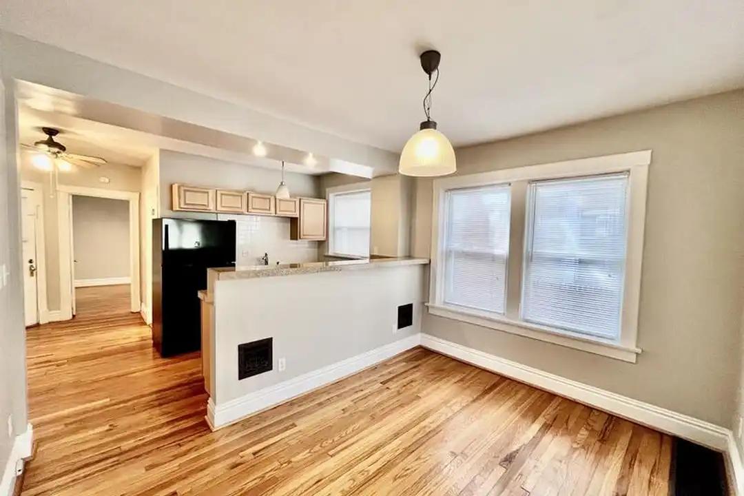 1533 McCausland Ave unit A – photo 1