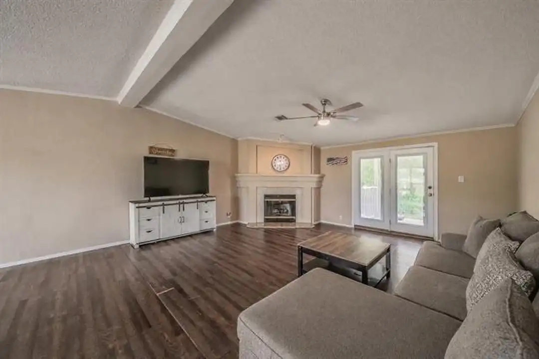 House in Kaufman - View 2
