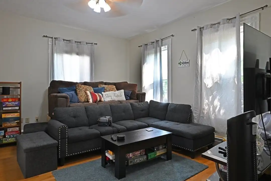 318 N Harvard St – pohled 4
