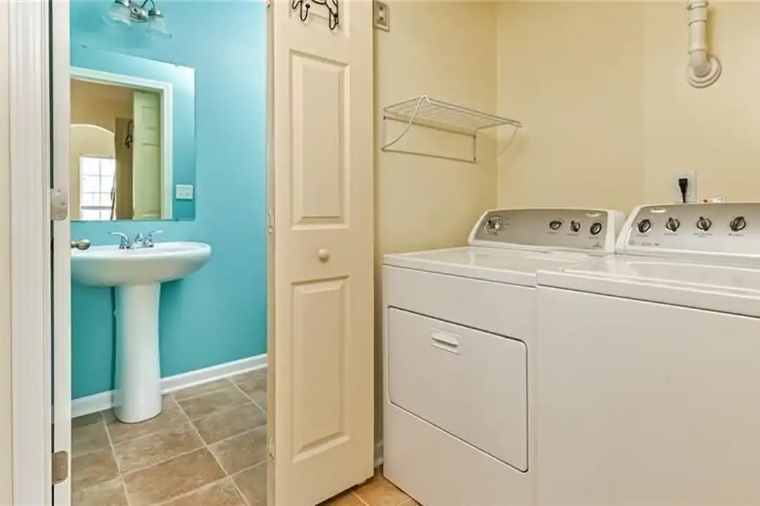 209 Ascot Ct - View 6