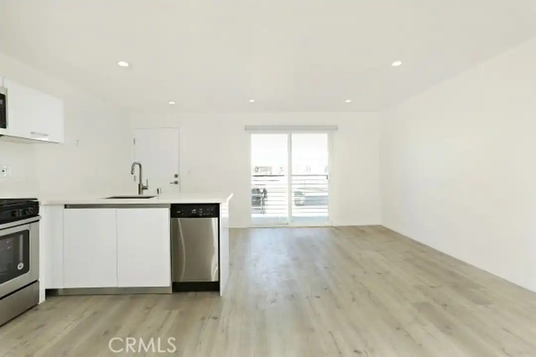 6745 Laurel Canyon Blvd unit 202 - View 3