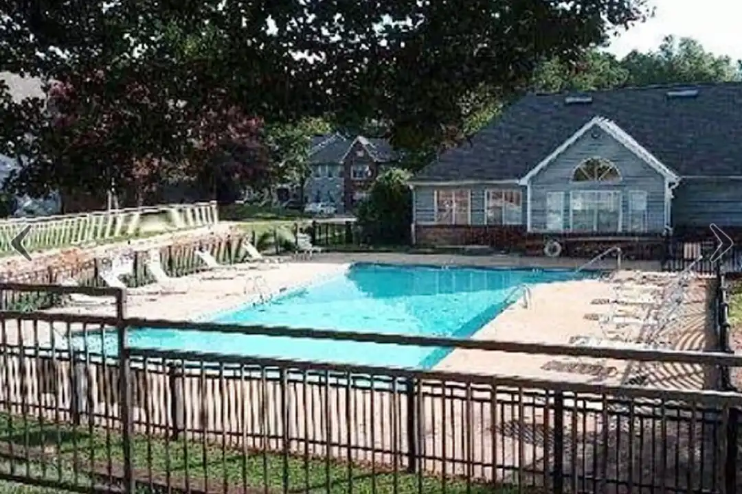401 Columbiana Dr unit 102 - View 3