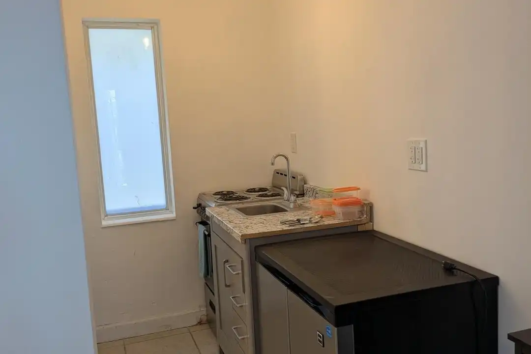 3312 SE 4th St #3 - View 3